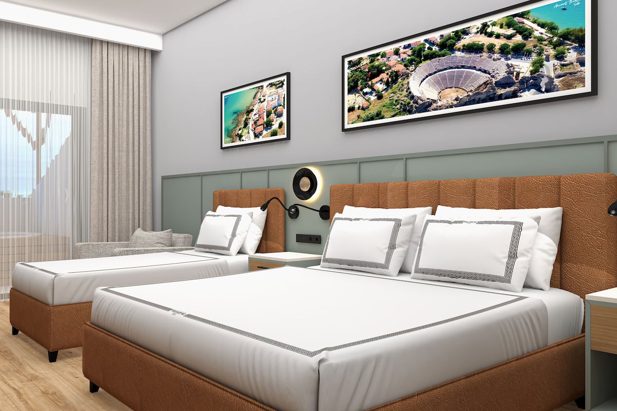 Free minibar, in-room safe, laptop workspace, free WiFi