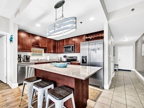 Condo, Multiple Beds (Laketown Wharf 906) | Private kitchen | Oven, toaster
