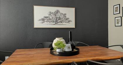 Gothic Garden Bright, Cozy Escape with Modern Touches in Historic Bryan