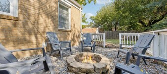 3-bedroom house in lovely Wichita with firepit and sunroom - close to Towne East