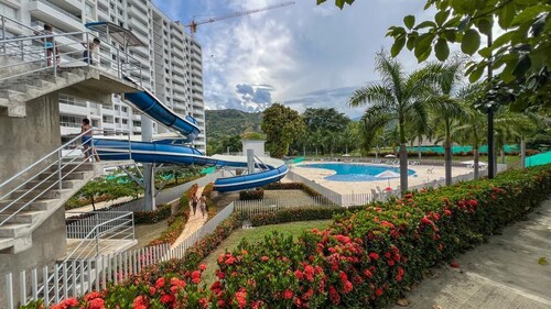 Cozy apartment, nice view, air conditioning, three blocks from the park.