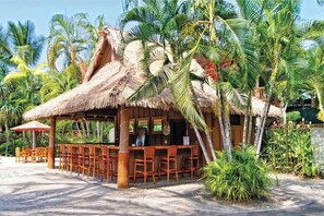 Bar (on property) - Kona Hawaiian Resort 2 Bedroom w/ POOL (Kailua-Kona)