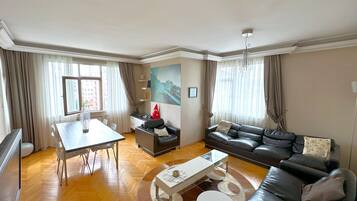 Iron/ironing board, free WiFi