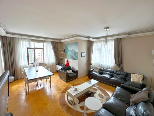 Cozy Apartment in Kadıkoy Baghdad Avenue