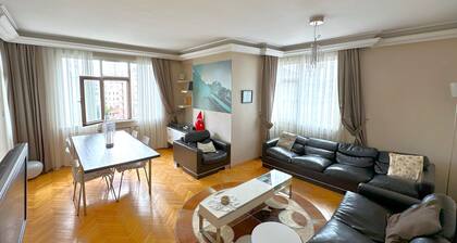 Cozy Apartment in Kadıkoy Baghdad Avenue