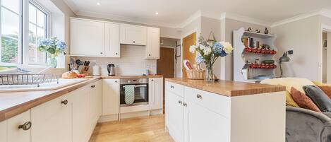 Frigorifero, microonde, forno, lavastoviglie