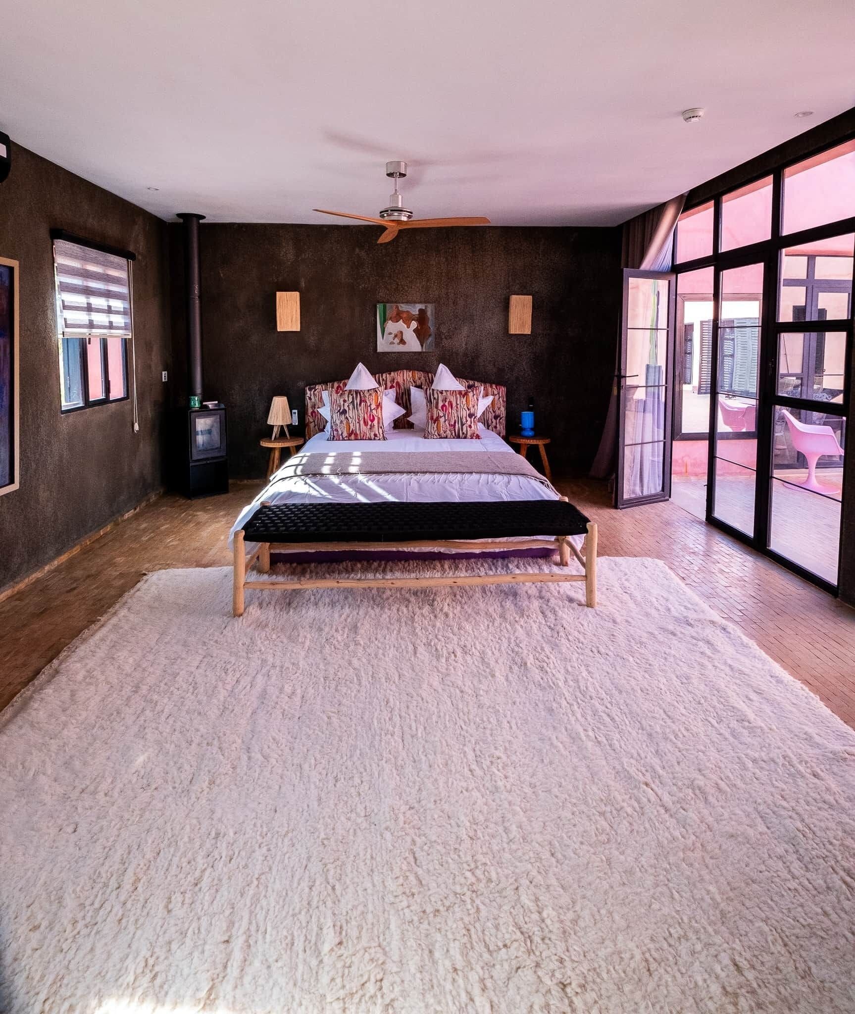 5 bedrooms, in-room safe, WiFi, bed sheets