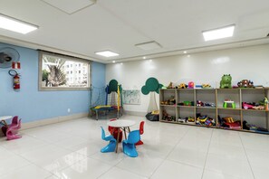 Children's area - Flats Praia Uberlândia - Apartment close to Praia Clube - Leisure area 24-hour doorman (Uberlândia)