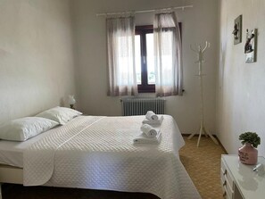 3 Schlafzimmer, Bügeleisen/Bügelbrett, WLAN, Bettwäsche