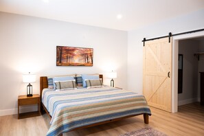 1 bedroom, desk, iron/ironing board, free WiFi