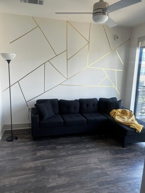 TV - Dallas Loft-Your getaway home (Dallas)