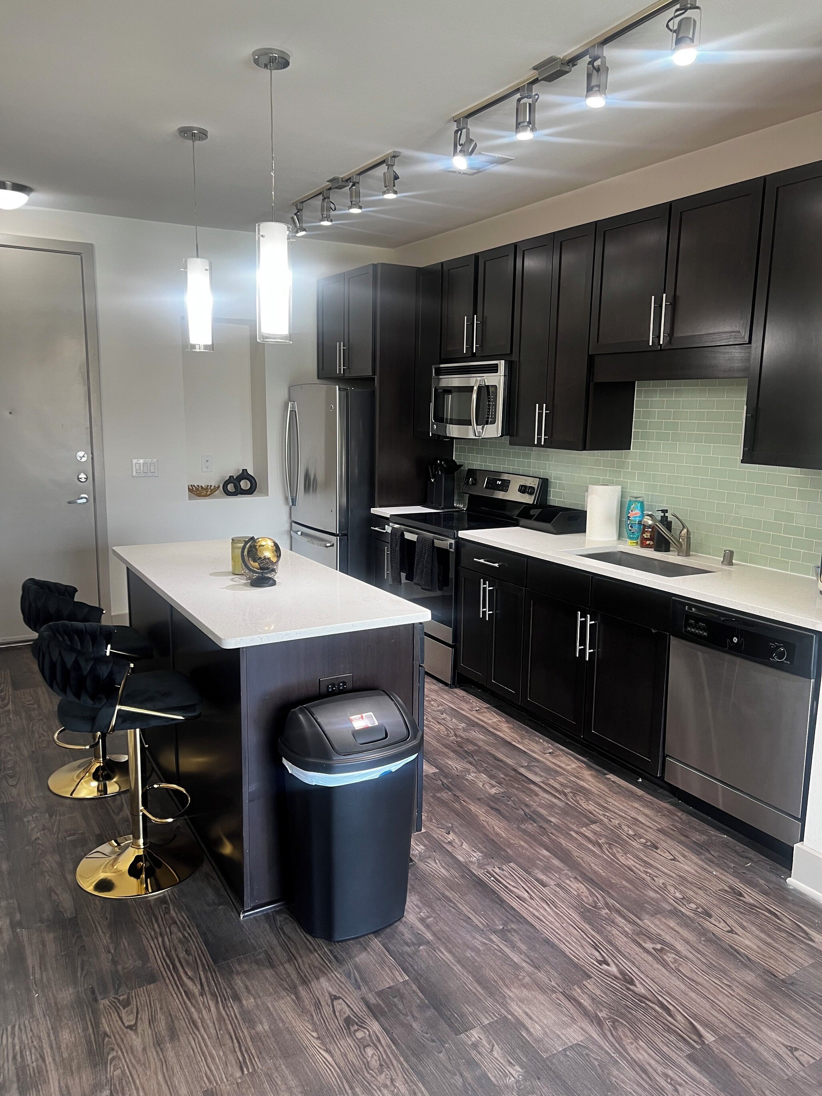 Microwave, stovetop, dishwasher