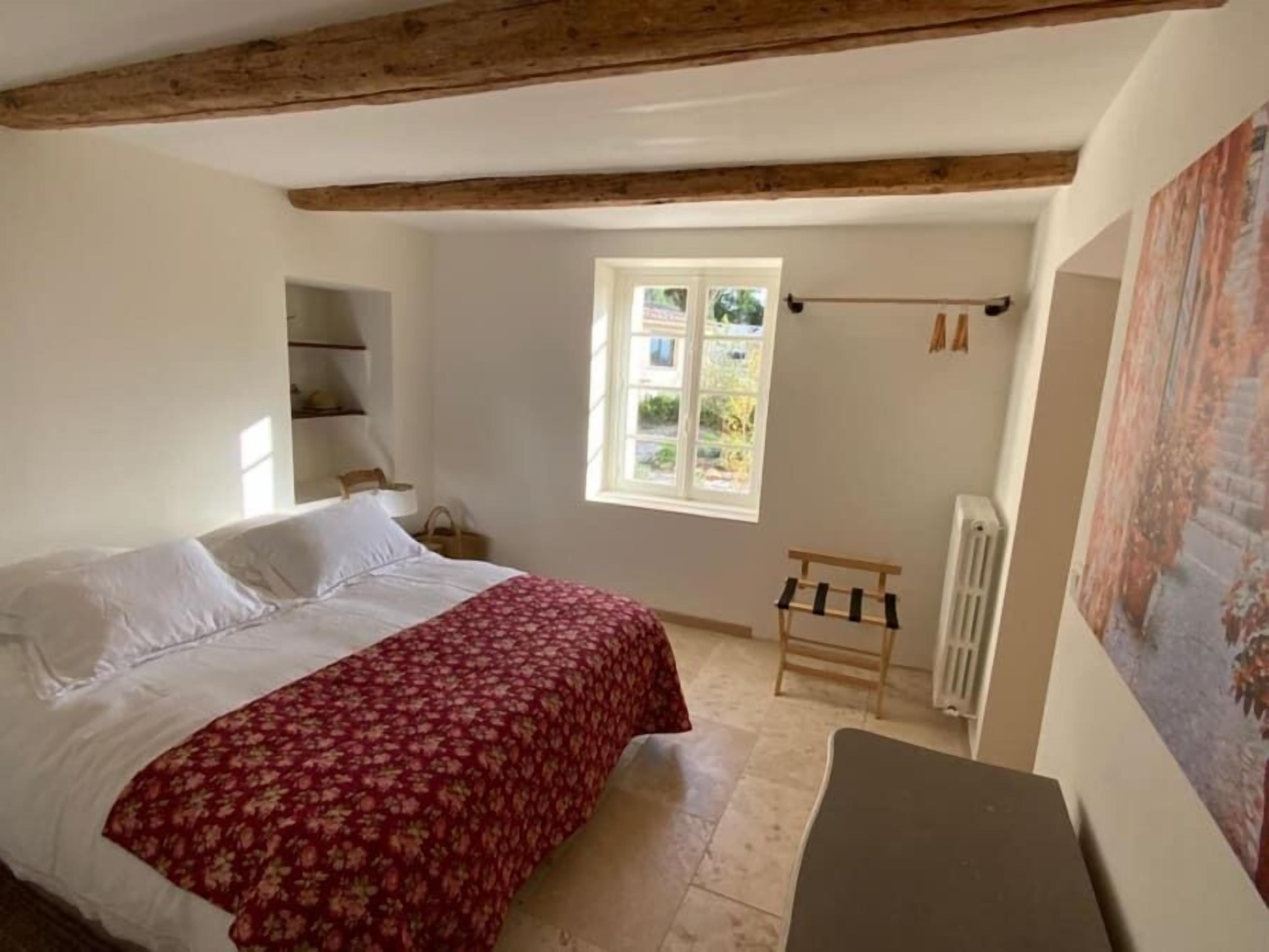 Classic Double Room, Garden View | Soundproofing, free WiFi