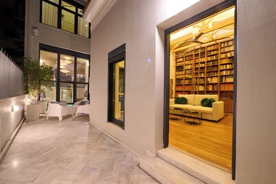Ma Maison N°9 Downtown Villa/Jacuzzi/5bdrs/Parking