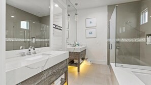 Shower, hair dryer, towels - ☀️Luxury-Gulf Views-Bikes-Rooftop Lounge & Golf Cart-Caspian Escape☀️ (Santa Rosa Beach)