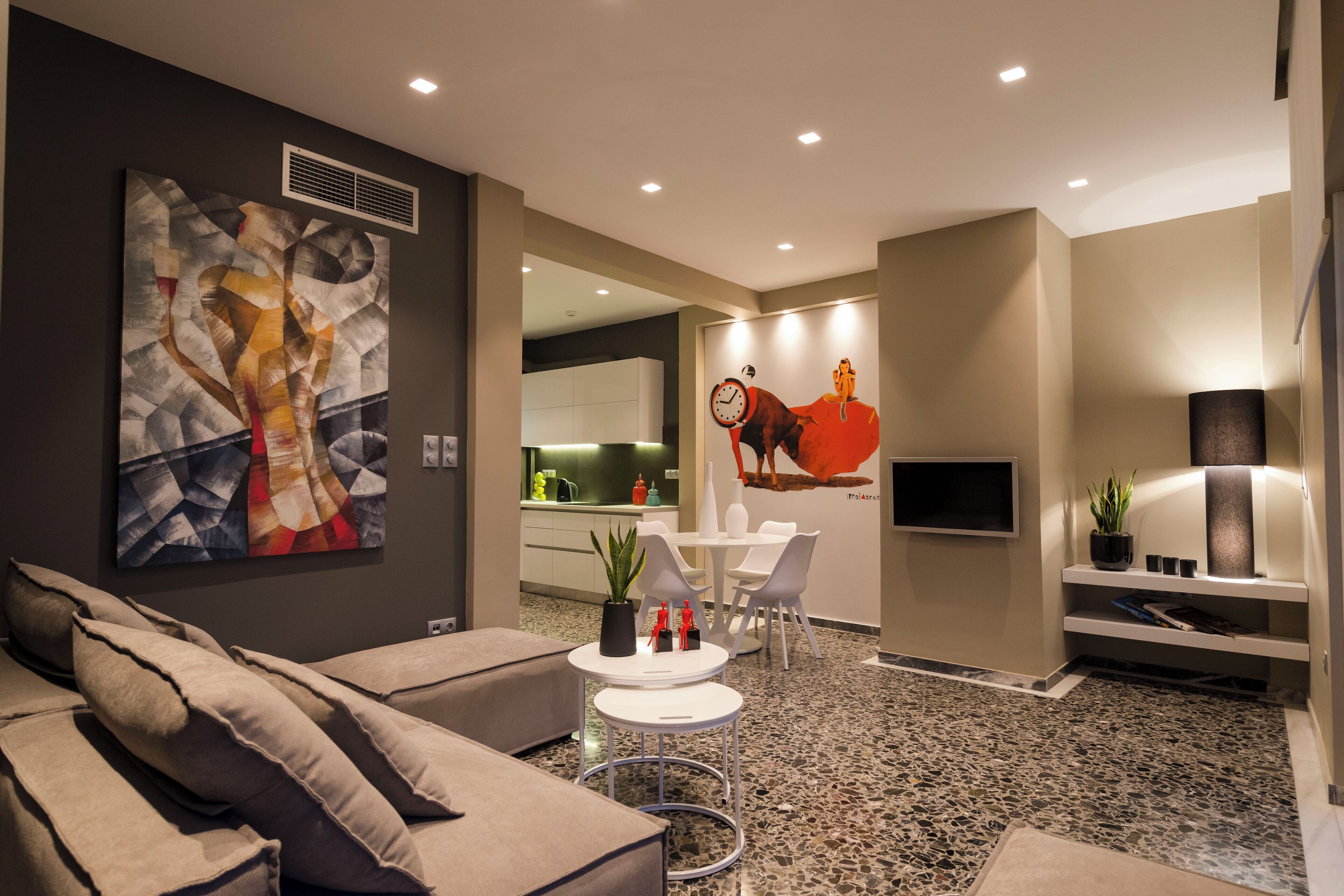 智能电视、立体声音响、办公室