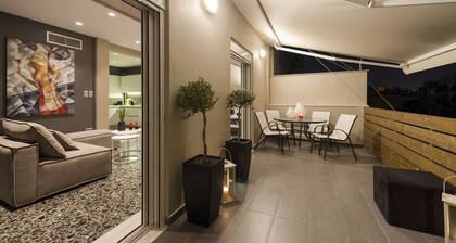 Ma Maison Penthouse No1, Acropolis view, Huge terrace, 315 Mbps