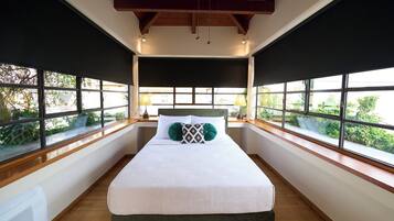 3 bedrooms, in-room safe, desk, iron/ironing board