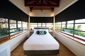 3 bedrooms, in-room safe, desk, iron/ironing board - Ma Maison N°8 Downtown Villa/Indoor Heated Pool (Athens)