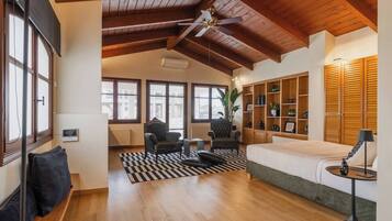 3 bedrooms, in-room safe, desk, iron/ironing board