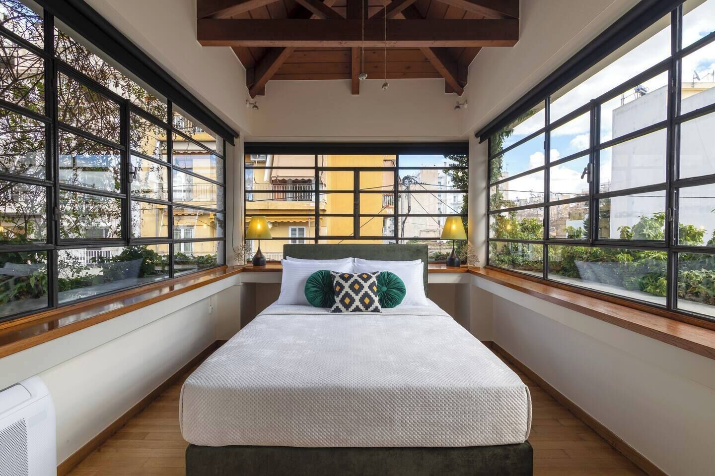 3 bedrooms, in-room safe, desk, iron/ironing board