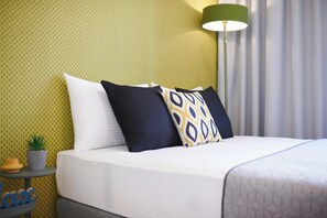 4 bedrooms, in-room safe, desk, iron/ironing board