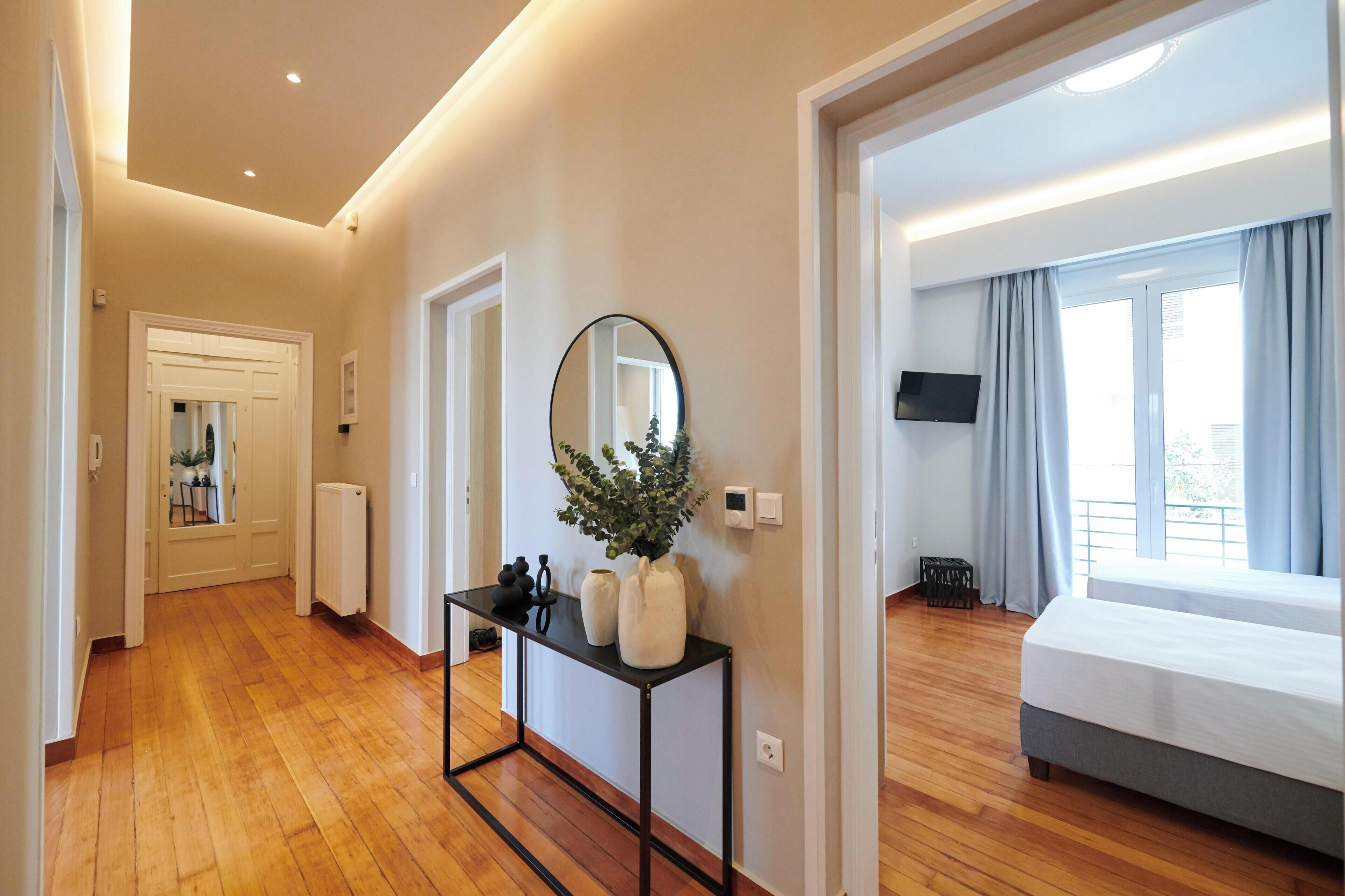 4 bedrooms, in-room safe, desk, iron/ironing board