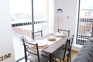 تناول الطعام