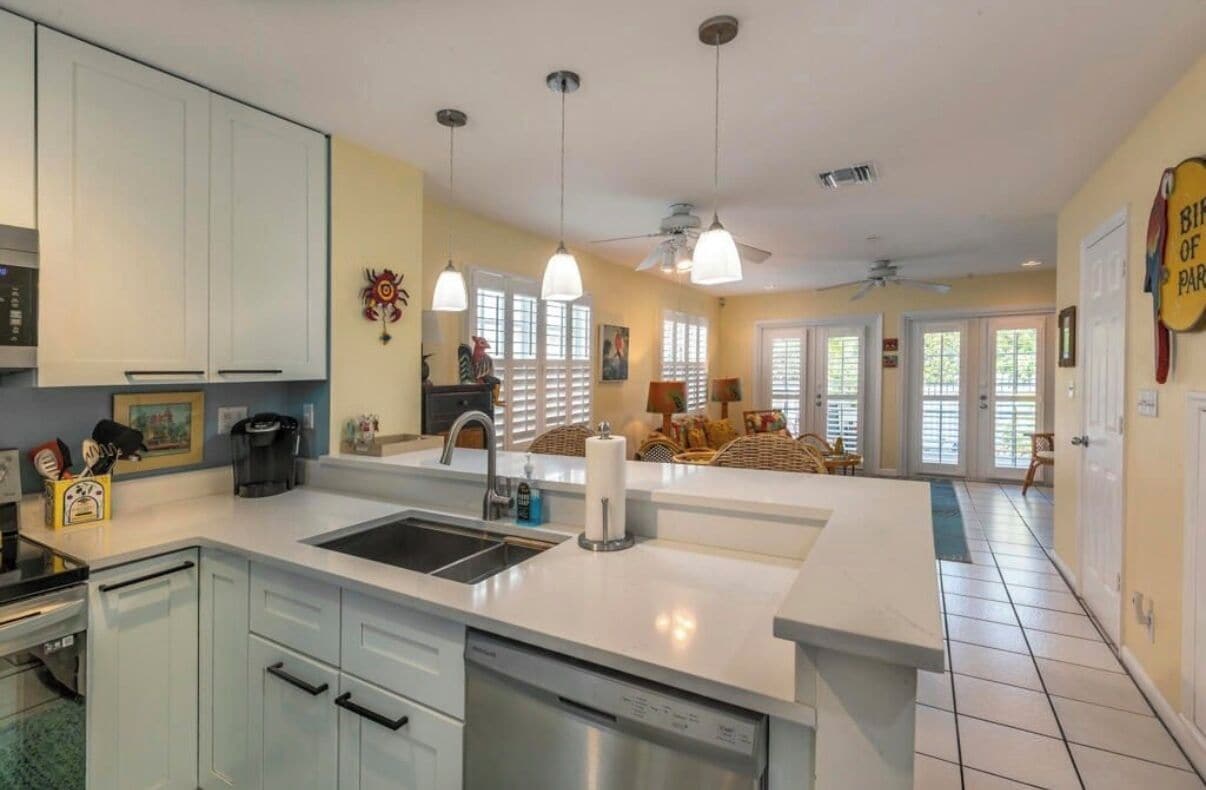 Mikrowelle, Ofen, Herdplatte, Geschirrspüler