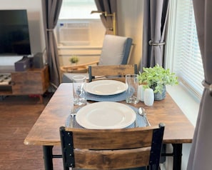 Maison, 1 grand lit, cuisine, vue jardin (Crestview Cottage 1) | Restauration