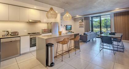 Modern 3BR , Coral Point, Pool & Nature Stay