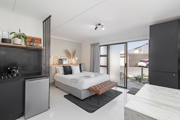 1 غرفة نوم ومكواة/لوح كي وواي فاي وملاءات أسرّة