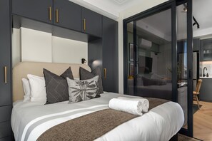 1 bedroom, in-room safe, iron/ironing board, WiFi