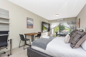 1 bedroom, in-room safe, iron/ironing board, WiFi