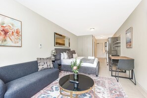 1 bedroom, in-room safe, iron/ironing board, WiFi