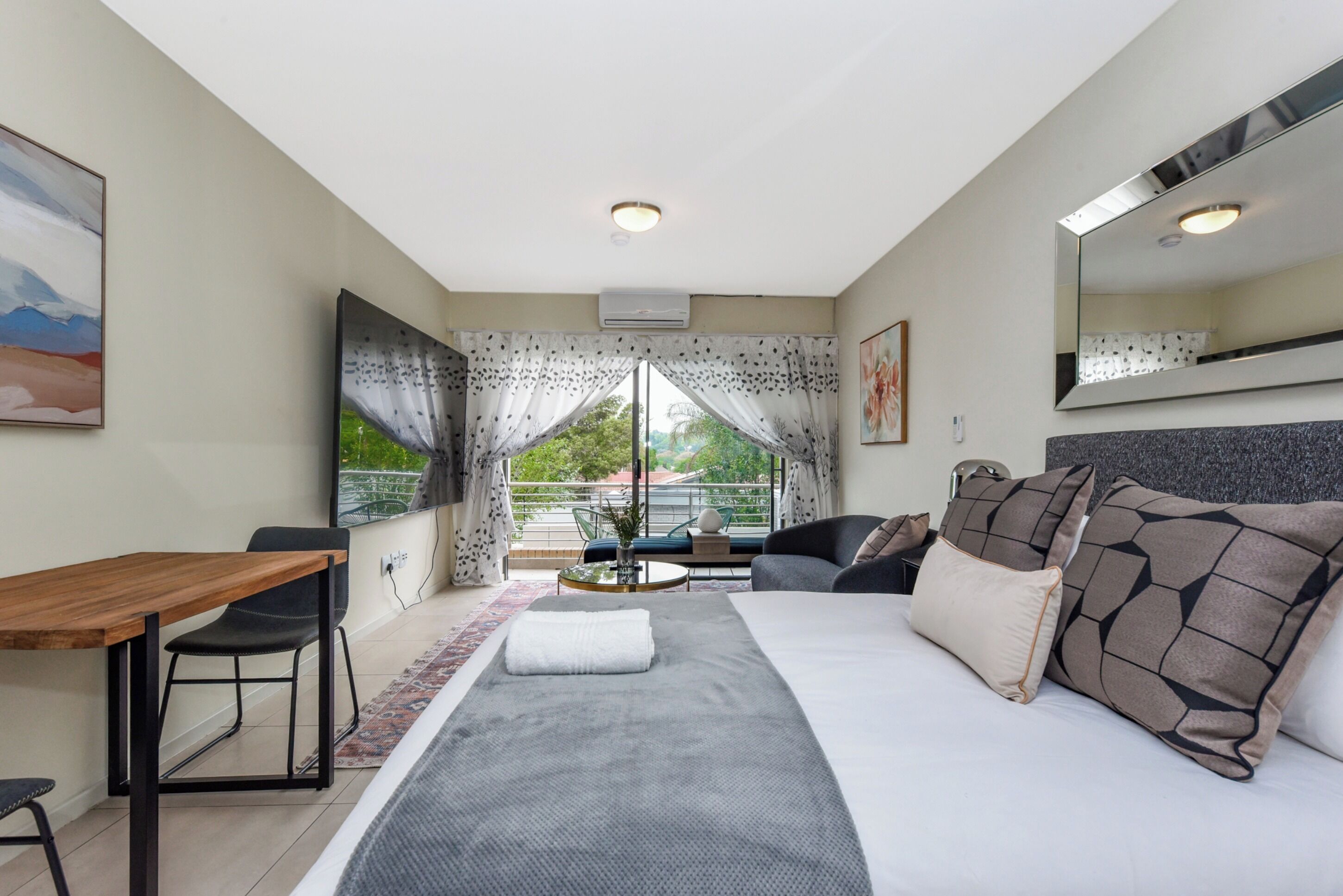 1 bedroom, in-room safe, iron/ironing board, WiFi