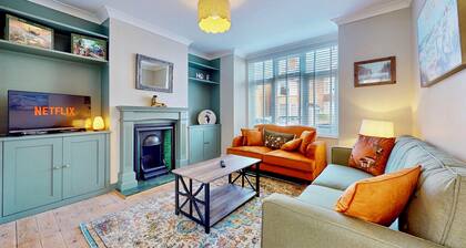 Beautifully Restored 3 bed Semi Detached Victorian House With Garden