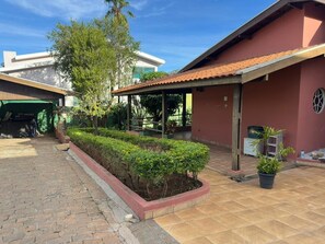 Villa | Property grounds - Casa Refúgio Verde Conforto em SJBVista (São João da Boa Vista)