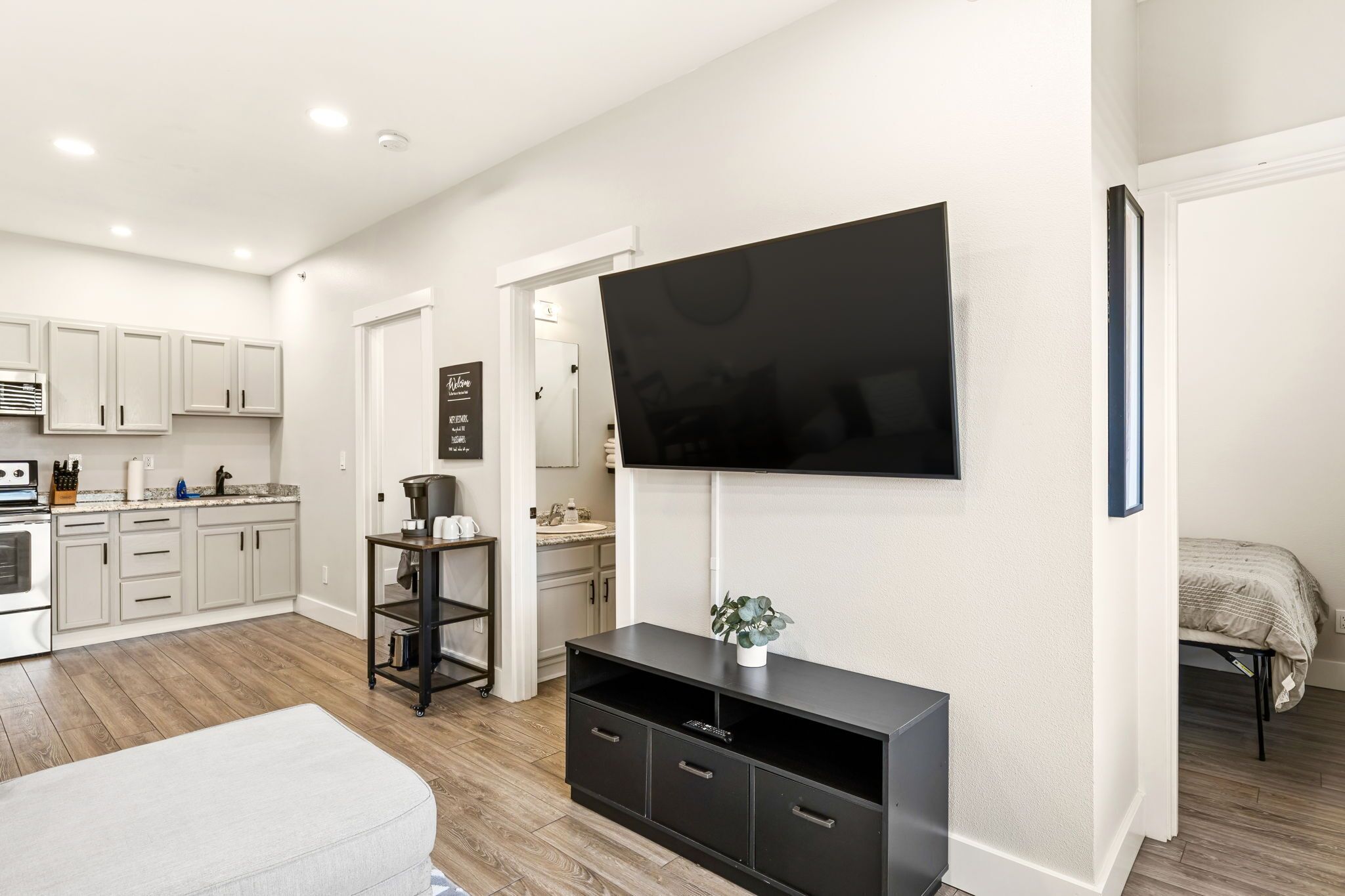 2 makuuhuonetta, silitysrauta/-lauta, internet, vuodevaatteet