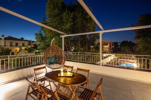 Outdoor dining - Villa 'Aggelle' with Private Terrace, Wi-Fi and Air Conditioning (Potamós)