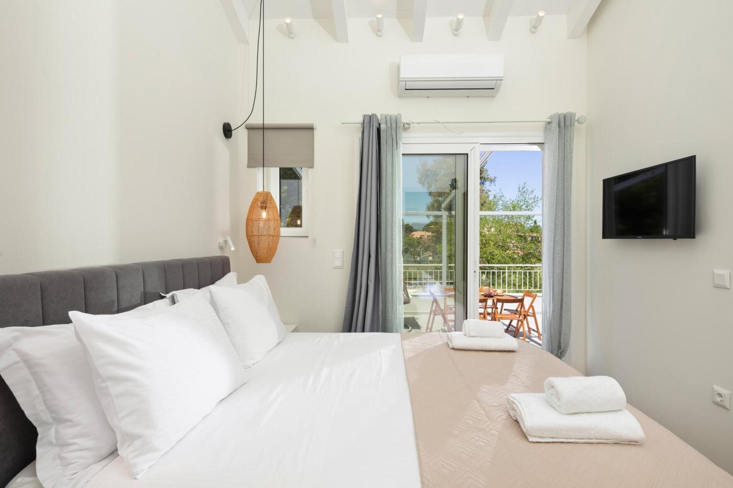 4 chambres, fer et planche à repasser, Wi-Fi, draps fournis