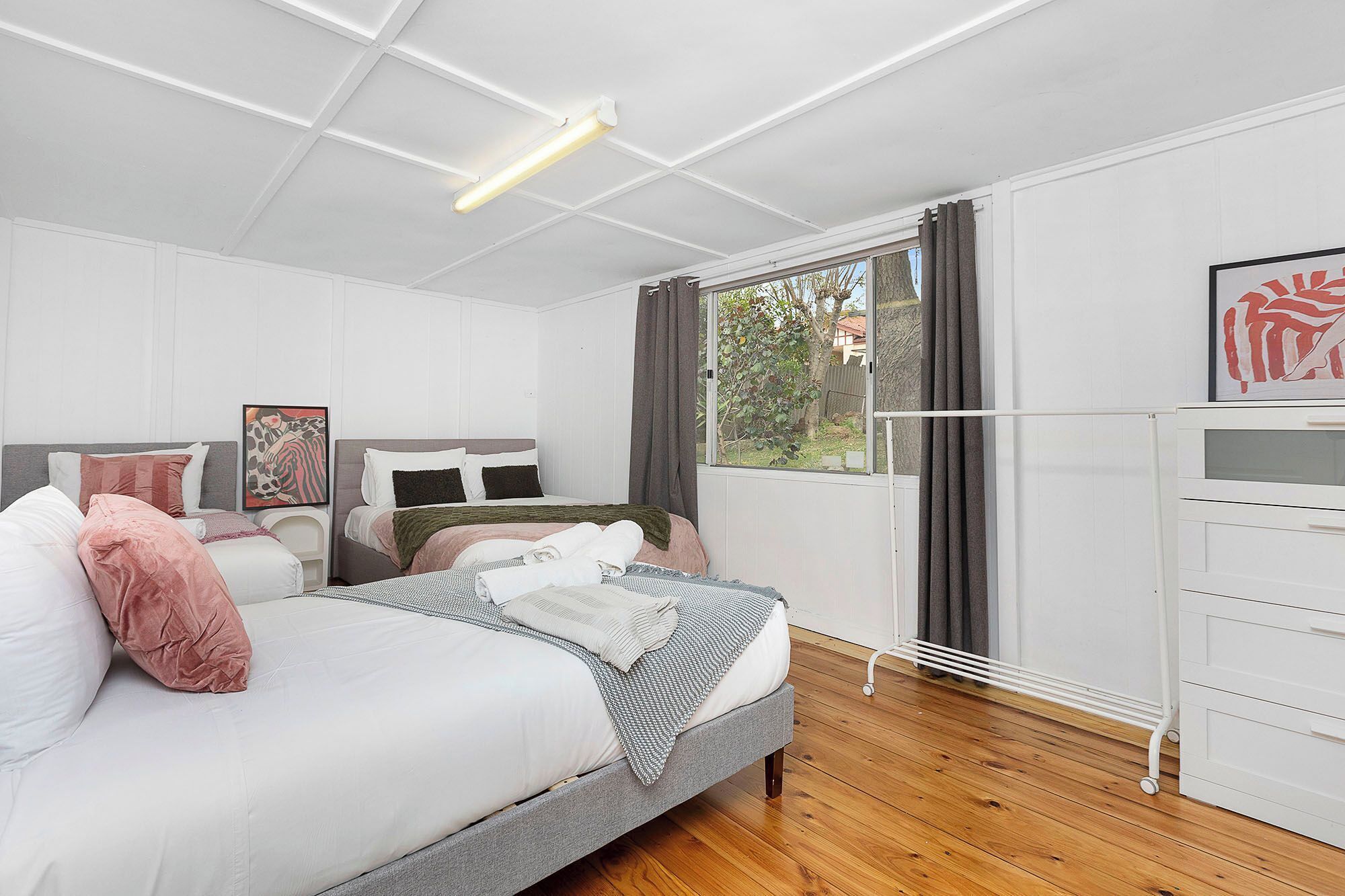 4 bedrooms, desk, iron/ironing board, free WiFi