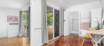 4BR Bedford Home - Chic Lounge & Garden Deck