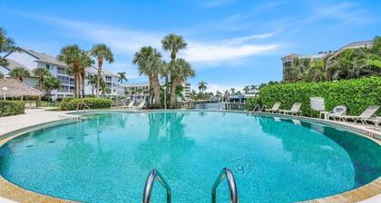 Immaculate Marco Island Condo – Walk to Beach, Skyline Views, Pool & Balcony