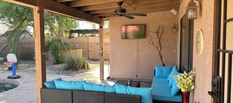 3-bedroom 2 full bathroom home in a quiet neighborhood with plenty of amenities 