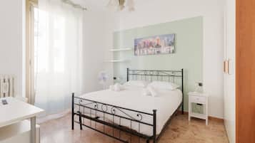 2 Schlafzimmer, Bügeleisen/Bügelbrett