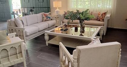 Villa Janet: Un Hogar Familiar Único y Acogedor.