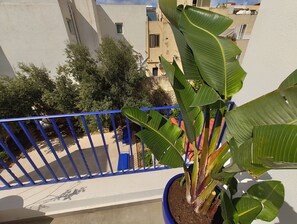 Deluxe Δίκλινο Δωμάτιο (Double), Βεράντα, Θέα στον Κήπο | Θέα στον κήπο