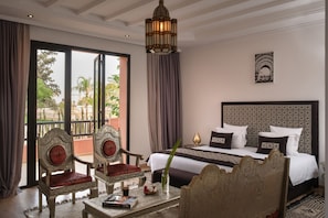4 bedrooms, in-room safe, iron/ironing board, free WiFi