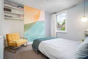 4 bedrooms, iron/ironing board, WiFi, bed sheets - Central London oasis: Large 4BR house w garden next to Kennington Park (London)